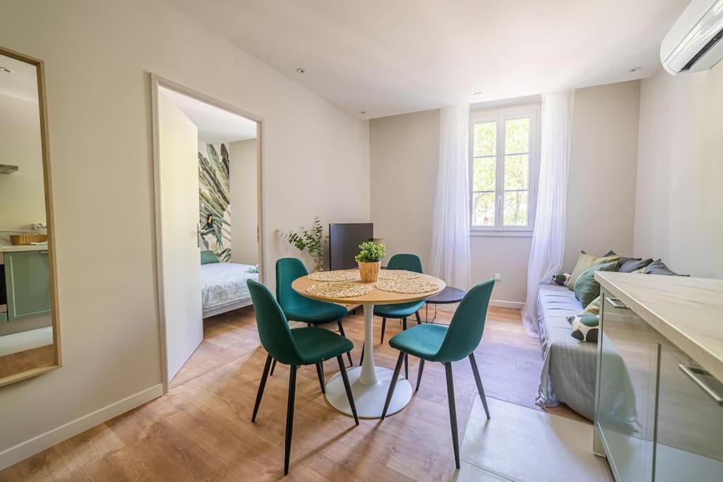 Le Pearl Appartement De Charme En Bord Riviere Collobrières Eksteriør billede
